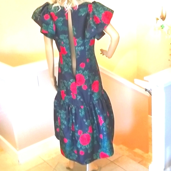 80's MORTON MYLES Red a Roses Ruffles Green BG Holiday Party Festive Midi Dress - Picture 16 of 16